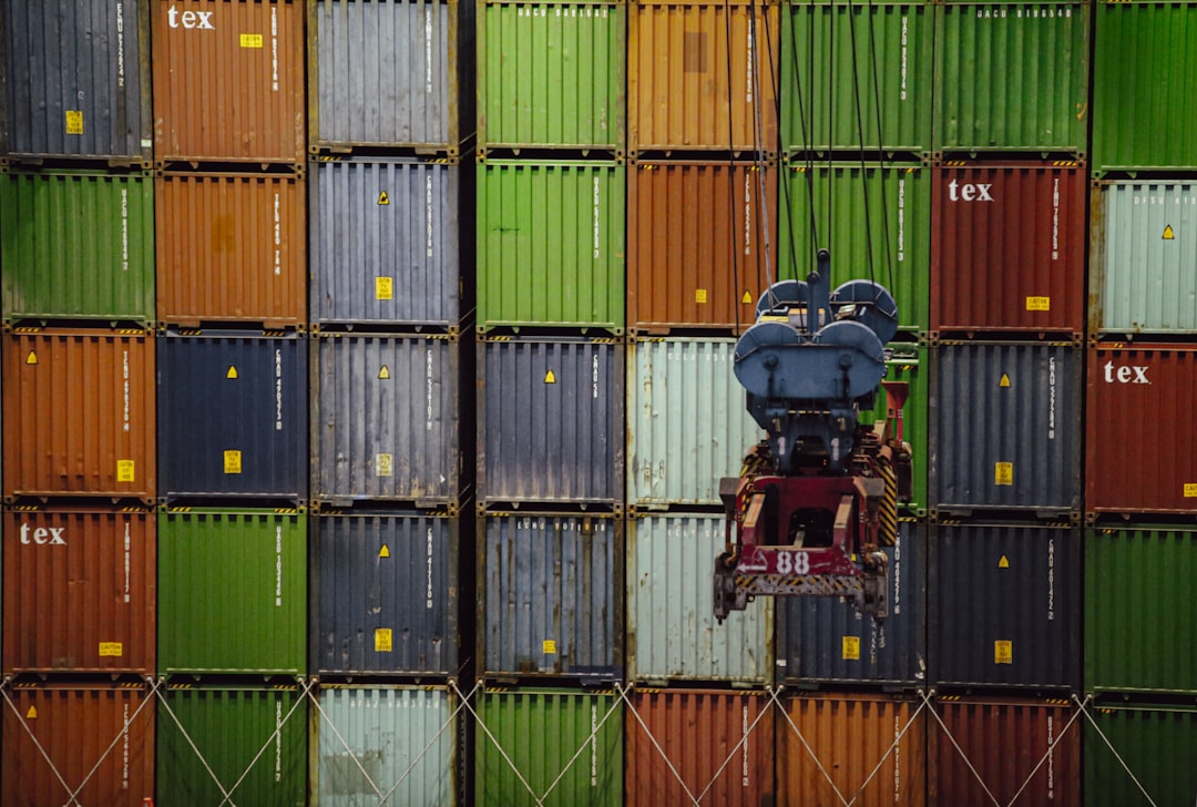 Docker Compose 配置和 vw-data 数据卷目录结构展示-2